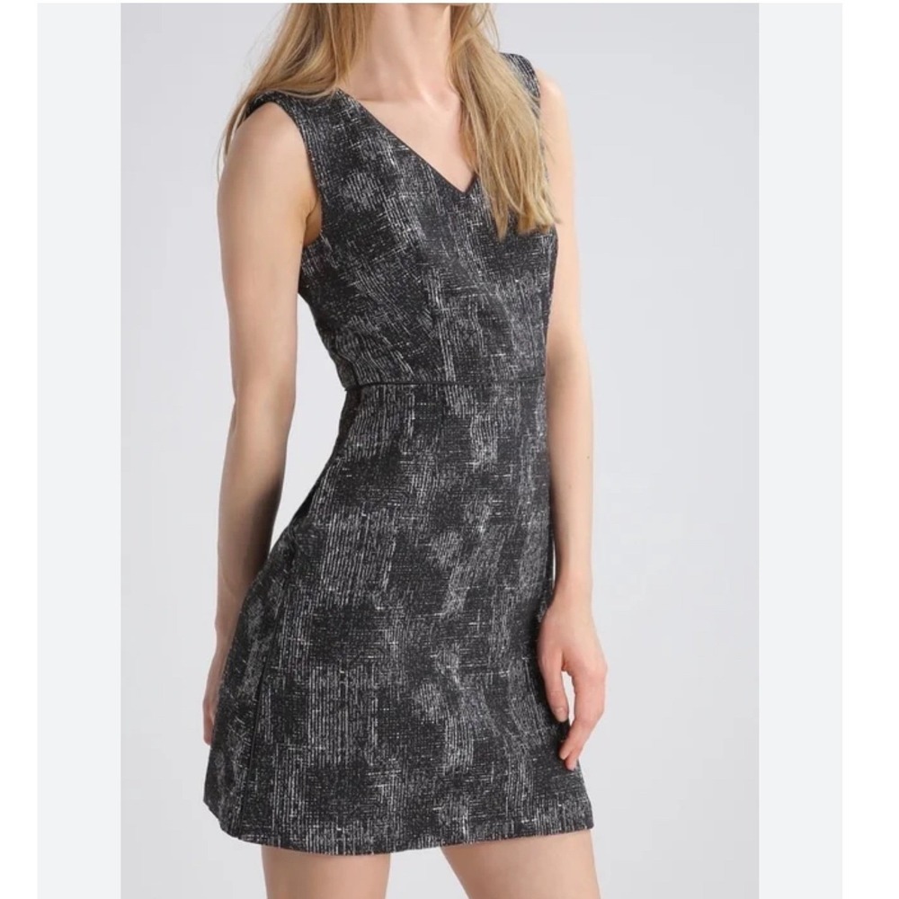 Reiss Black White Metallic Textured Sleeveless V-Neck Shift Dress US 8 NEW